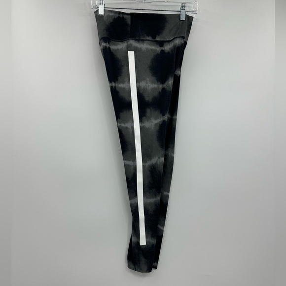 NIKE WOMEN'S DRI-FIT ONE LUXE MID-RISE PRINTED TRAINING LEGGINGS Sz M - Picture 9 of 16